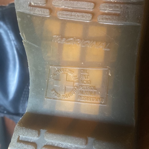 Doc Marten’s Originals (fits like W8-8.5) - Picture 5 of 5
